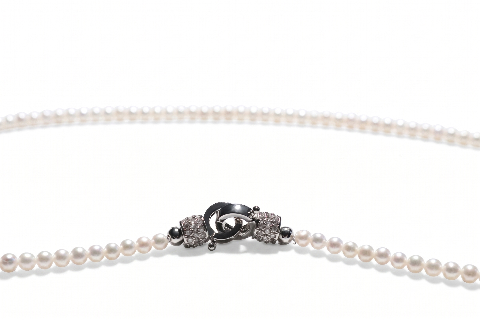 Delicate Pearl Necklace with Diamond Clasp — image 3