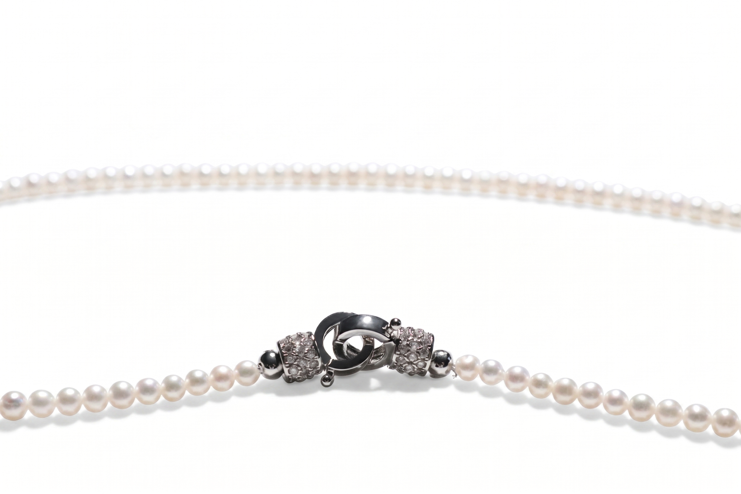 Delicate Pearl Necklace with Diamond Clasp — image 3