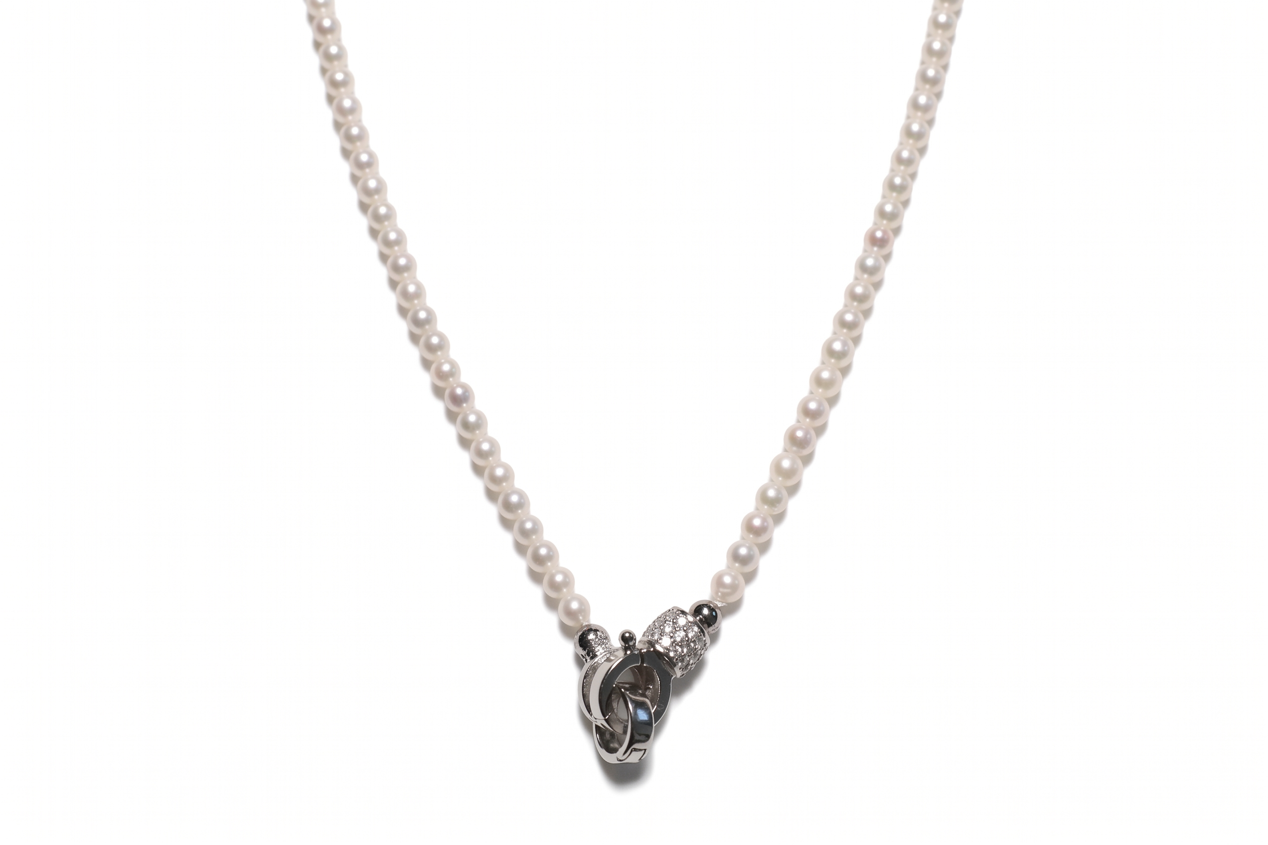 Delicate Pearl Necklace with Diamond Clasp — image 2